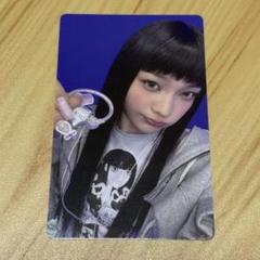 bomb ILLIT イヤモニ　イヤホン　トレカ ILLIT イヤモニ イヤホン トレカ ユナ bomb - メルカリ
