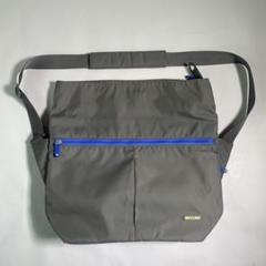 INCASE ビジネスバック (MacBookProやiPad収納可能）