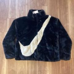 【未使用】タグ付き　Nike ファージャケット　ブルゾン　コート NIKE（毛皮/ファーコート）のフリマアイテム一覧