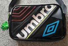 【新品】アンブロ × ランドリー コラボ エナメルショルダーバッグ26L黒 楽天市場】アンブロ エナメルバッグ（バッグ・小物・ブランド