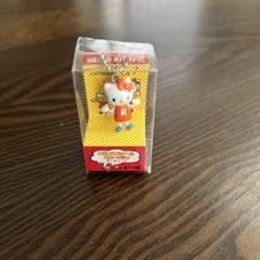 ハローキティ　キティ　トランスフォーム　キーチェーン　マスコット