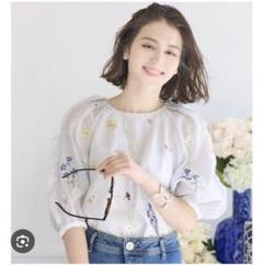 チェスティ　chesty オーガンジー刺繍トップス　グレーのサムネイル