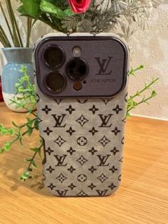 【美品】LV風 高級デザインiPhone16Pro ケース