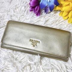【PRADA ✨】ブラック バイカラー 二つ折り 長財布 レザー ゴールドロゴ PRADA 】ブラック バイカラー 二つ折り財布 長財布 レザー