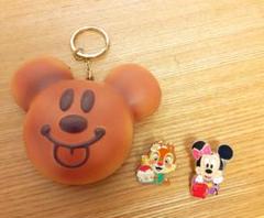 ディズニー　グッズ　キーホルダー　バッチ