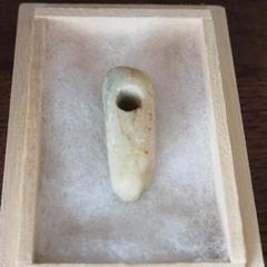 大珠 伝畿内 出土 古墳後期7世紀前半 結晶質でカセの残る硬玉の大珠 勾玉 翡翠 大珠 伝畿内 出土 古墳後期7世紀前半 結晶質でカセの残る硬玉の