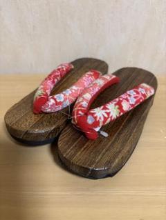 赤い花柄鼻緒の木製下駄　子ども用　未使用品