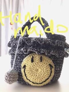 かぎ針編み　手編みバッグ　ハンドメイド　 スマイル　フリフリ♡