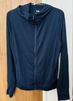 UNIQLO UVカットパーカーのサムネイル