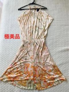 クラスロベルトカヴァリ 形が素敵な花柄ワンピース - メルカリ