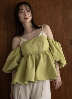 mideal ボリュームオフショルダーブラウス mideal（マイディール）の「volume off shoulder blouse