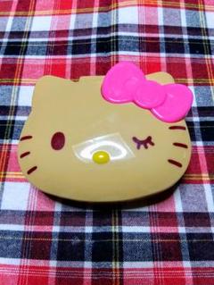 日焼けキティ　つけまつげケース