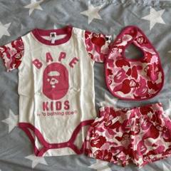 値下げ不可！早い者勝ち！BAPE KIDS❤︎エイプロンパース総柄70 A BATHING APE - 【新品 未使用】APE BAPE KIDS ロンパース 80の