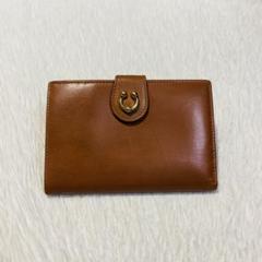 最終価格　GUCCI かグッチ　二つ折り　茶色　ブラウン　がま口　金具　ロゴ 最終価格 GUCCI かグッチ 二つ折り 茶色 ブラウン がま口 金具