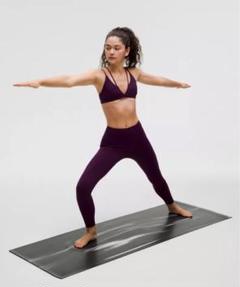 Lululemon ブラック ヨガマット　3mm 無地