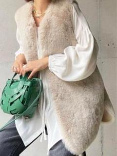 【新品】DouDou ドゥドゥ ラビットファー ベスト ジレ　ベージュ 毛皮 2025年最新】doudou ファーベストの人気アイテム - メルカリ