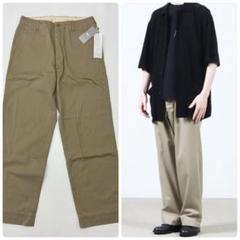 25ss 新品 コモリ チノパンツ ウォッシュ加工 セミワイドシルエット パンツ 25ss 新品 コモリ チノパンツ ウォッシュ加工 セミワイド