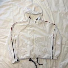 Tommy Jeans ホワイト フード付きナイロンジャケット