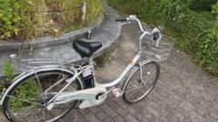 シルバー 電動アシスト自転車 前バスケット付き　引き取り出来る方 シルバー 電動アシスト自転車 前バスケット付き 引き取り出来る