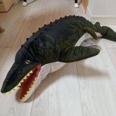 新品　ジュラシック・ワールド／復活の大地スーパーラージぬいぐるみ“モササウルス”