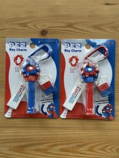 ミャクミャク PEZ ペッツ カラビナ付きキーホルダー 赤 青 2種