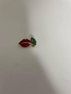 supreme pins smoking lipsのサムネイル