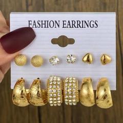 ♥️お買い得品♥️おしゃれ　海外　ピアス６種セット　プレゼント　ゴールド