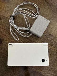 ニンテンドー DS 本体と充電器