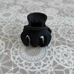 タコ型黒ヘアクリップ未使用