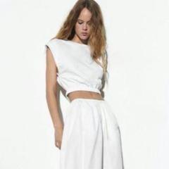美品　ザラ　ZARA バックオープントップス ホワイトのサムネイル