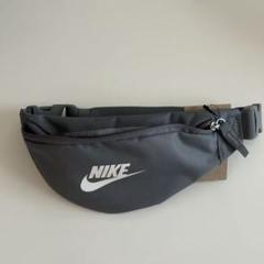 NIKE ナイキ ミニバッグ ミニポーチ　未使用 Nike NIKE ナイキ ミニポーチ ミニショルダーバッグ Club Small