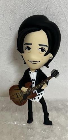 成田昭次さん　フィギュア　1体　台座付き