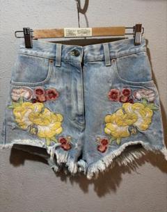 ストレッチ/花柄刺繍×タイガー✨ GUCCI ボトムス スキニー 黒 22サイズ 2025年最新】gucci フローラルデニムの人気アイテム - メルカリ