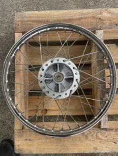 スーパーカブ50/AA01純正 リアホイール 17×1.20 - メルカリ