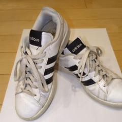 adidas メンズ　ホワイト ブラック スニーカー　26.5センチ