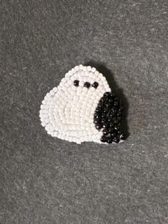 ぽっちゃりシマエナガ ビーズ刺繍 ブローチ ハンドメイド