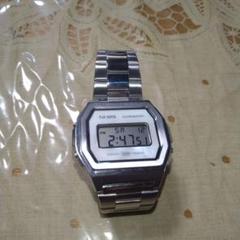 超美品　国内未発売　CASIO デジタル腕時計　A1000D-7のサムネイル