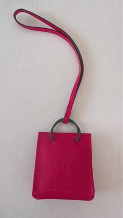 HERMES （エルメス）ピンク レザー チャーム サックオランジュ
