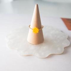 小さなタンポポのリング　指輪　たんぽぽ　タンポポ　お花　お花の指輪　リング　黄色