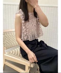 SNIDEL 正規品★ バックリボンシャーリングブラウス クロップドのサムネイル