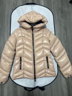 パリ直営店買付！【MONCLER】Akebie シアリングジャケット Moncler Akebia Burgundy Down Puffer Jacket – Boutique LUC.S