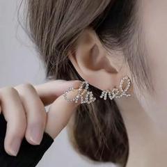 新品未使用 シャネルCHANEL柄 ピアス ゴールド パール