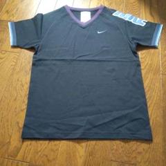 Nike キッズ　VネックTシャツ Mサイズ