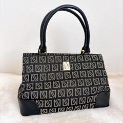 VALENTINO - DIANA VALENTINOの通販 by Rula Nail Shop