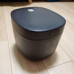 黒い炊飯器 電源コード付きのサムネイル