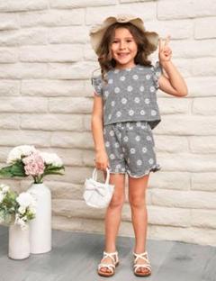 SHEIN　キッズ　セットアップ　花柄　フリルブラウス　ショートパンツ