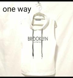 one way レディース　 ノースリーブパーカー　ホワイト　シンプル　ロゴ