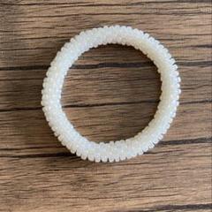ハンドメイド　ビーズクロッシェのブレスレット　オフホワイト　小さめ　長さ16㎝