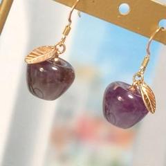 アメジスト リンゴ ピアス 天然石 林檎 アップル 愛と平和 ハンドメイド