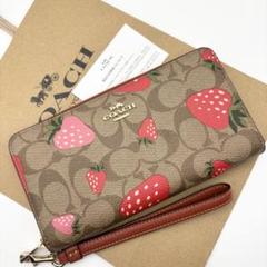 COACH イチゴ柄 長財布ラウンドファスナー 現地価格セール いちご Coach(コーチ) 財布・小物(レディース